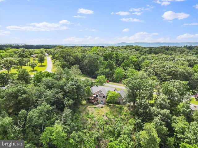 $679,900 | 934 Samerica Drive, Chambersburg, PA 17202