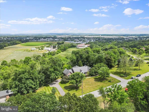 $679,900 | 934 Samerica Drive, Chambersburg, PA 17202