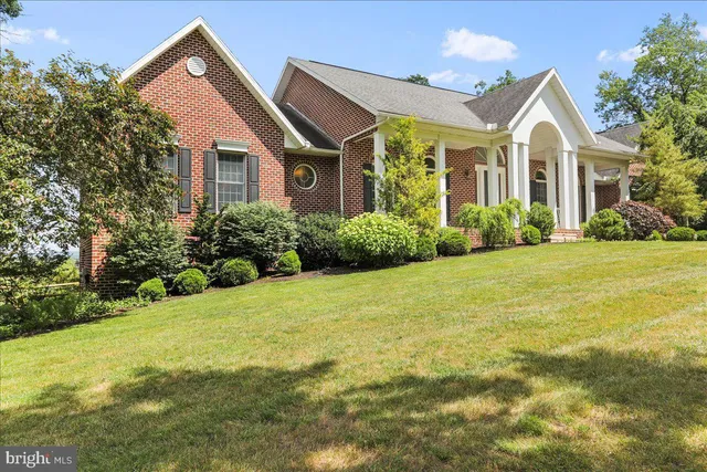 $679,900 | 934 Samerica Drive, Chambersburg, PA 17202