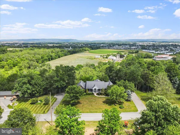 $679,900 | 934 Samerica Drive, Chambersburg, PA 17202