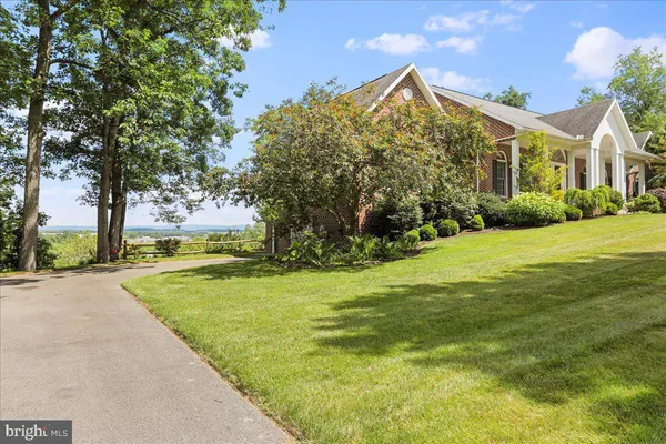 $679,900 | 934 Samerica Drive, Chambersburg, PA 17202