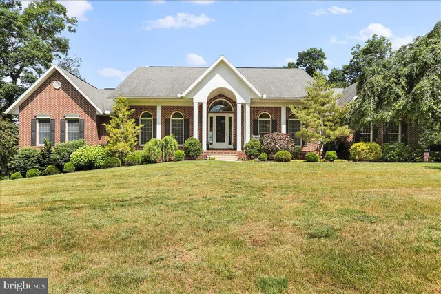 $679,900 | 934 Samerica Drive, Chambersburg, PA 17202