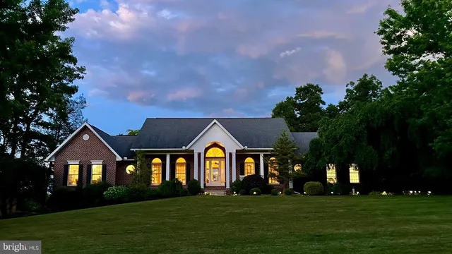 $679,900 | 934 Samerica Drive, Chambersburg, PA 17202