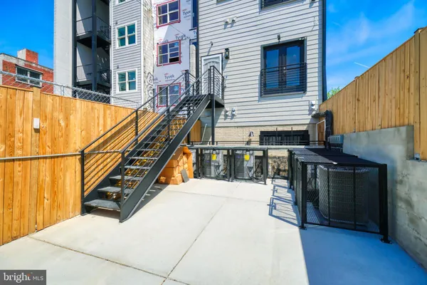 $2,900 | 2013 Benning Road Northeast, Unit 8, Washington, DC 20002