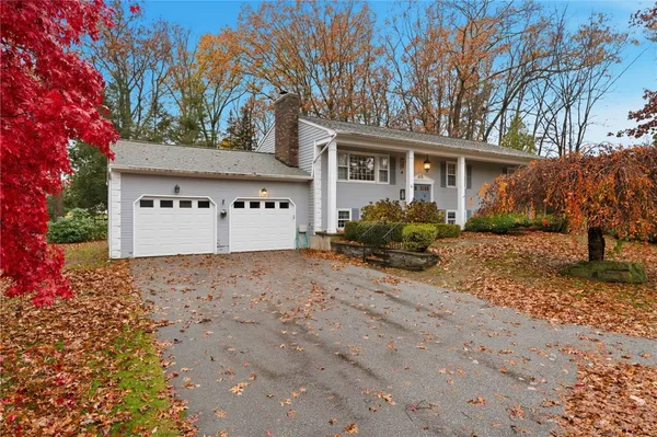 $585,000 | 4 Fair Oaks Court North, Smithfield, RI 02828