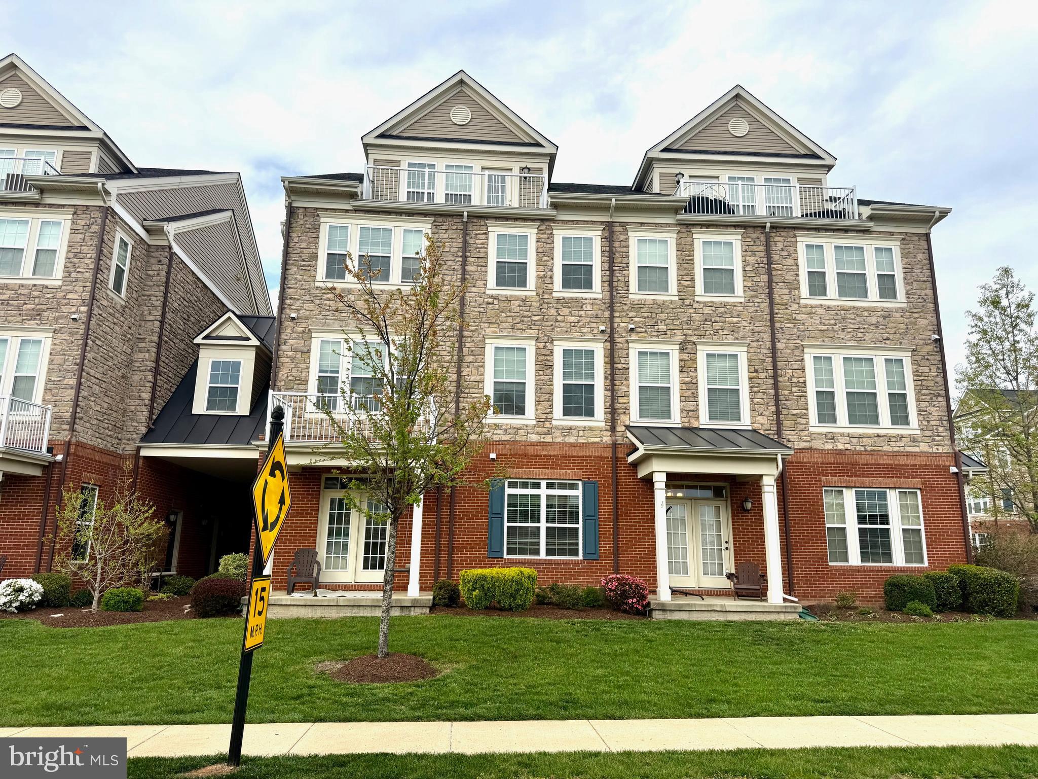 42593 Sunset Ridge Square Ashburn, VA 20148 - Photo 2 of 2