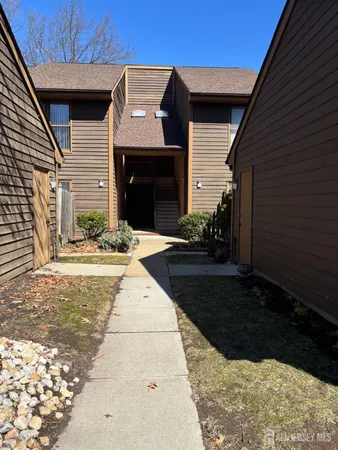 $2,750 | 92 Heather Court, Edison, NJ 08820