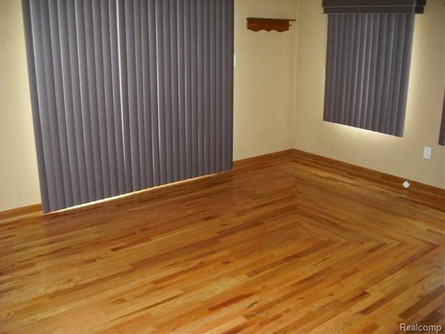 2452 Liter Road Lake Orion, MI 48359 - Photo 4 of 5 Family Room
