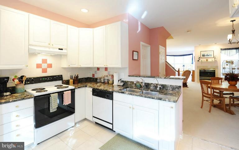 1269 Wild Hawthorn Way Reston, VA 20194 - Photo 13 of 25 Kitchen