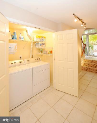 1269 Wild Hawthorn Way Reston, VA 20194 - Photo 15 of 25 Interior (General)