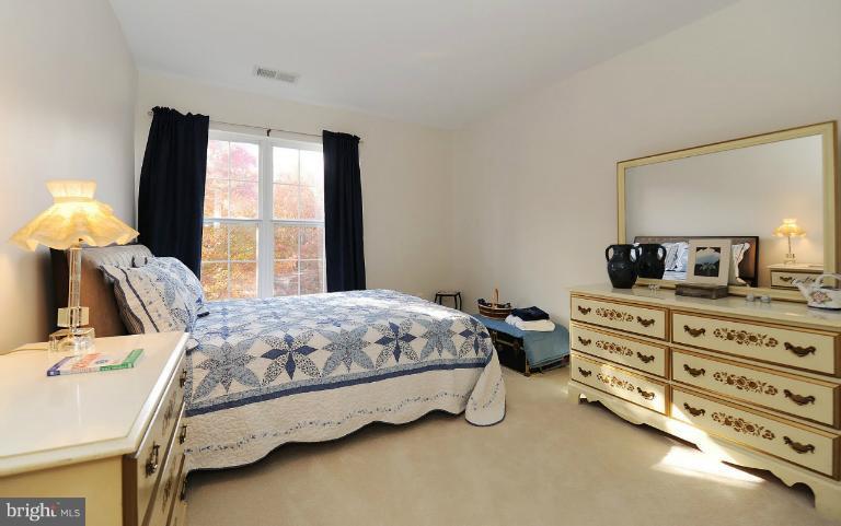 1269 Wild Hawthorn Way Reston, VA 20194 - Photo 20 of 25 Bedroom
