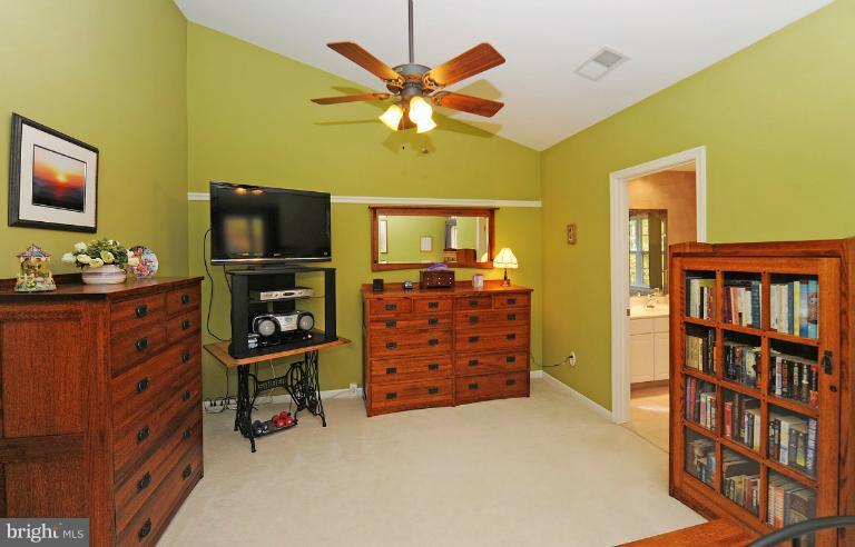 Bedroom (Master)