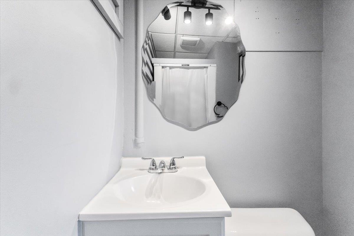 651 Summer Street Manchester, NH 03103 - Photo 26 of 46