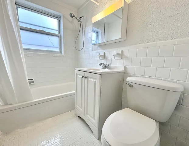 $2,100 | 12 Vinal Street, Unit 5, Boston, MA 02135