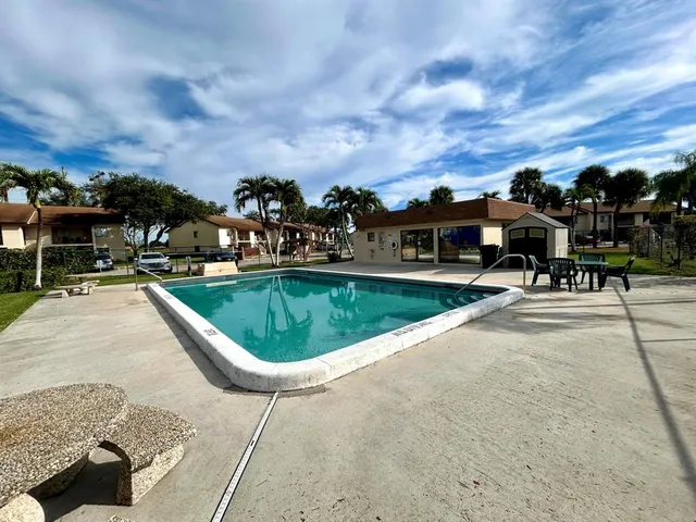 $2,250 | 7931 Southgate Boulevard, Unit E8, North Lauderdale, FL 33068