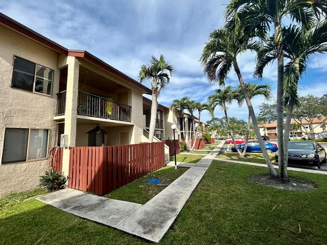 $2,250 | 7931 Southgate Boulevard, Unit E8, North Lauderdale, FL 33068
