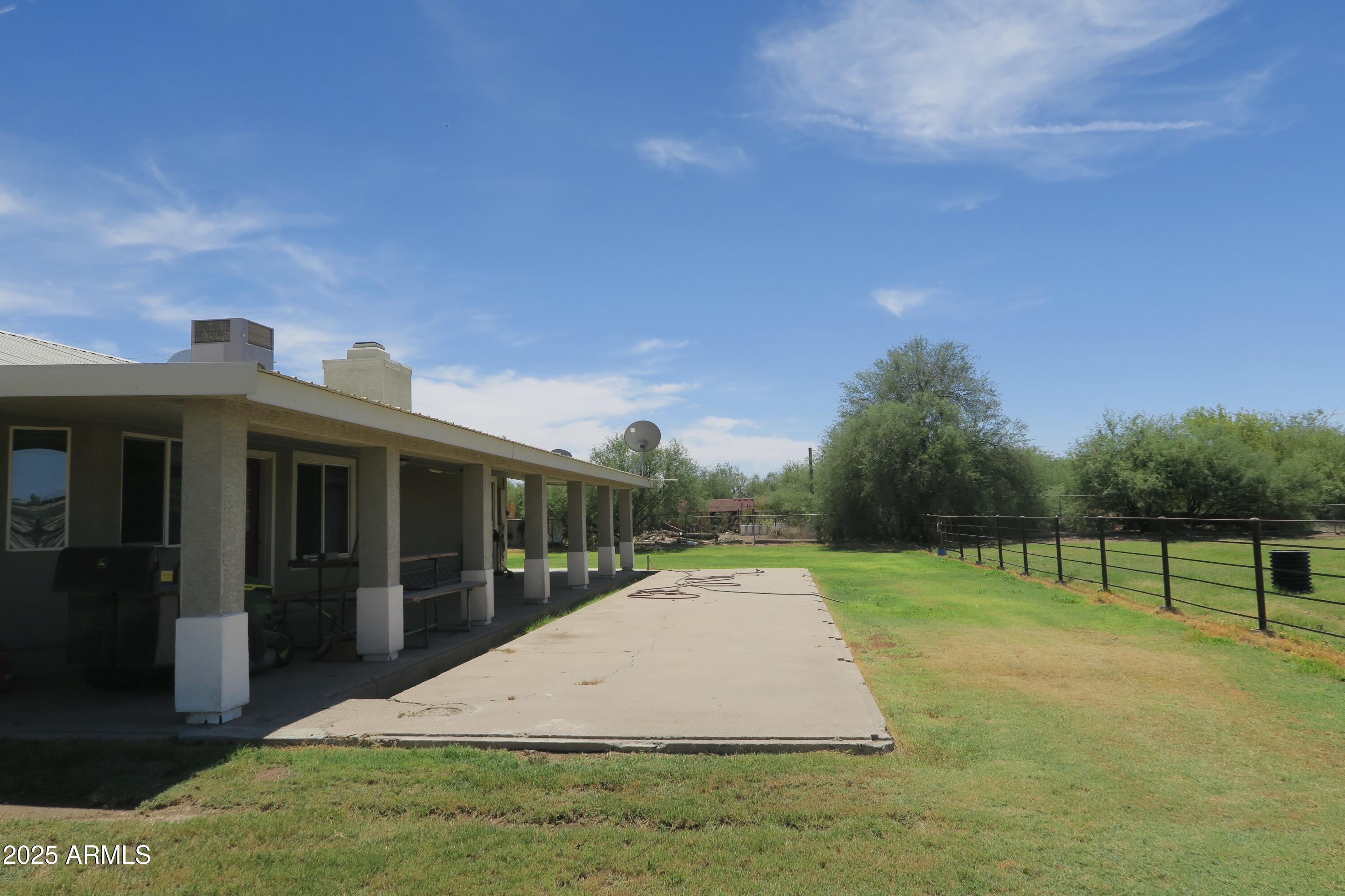 9208 South Palo Verde Road Buckeye, AZ 85326 - Photo 3 of 27