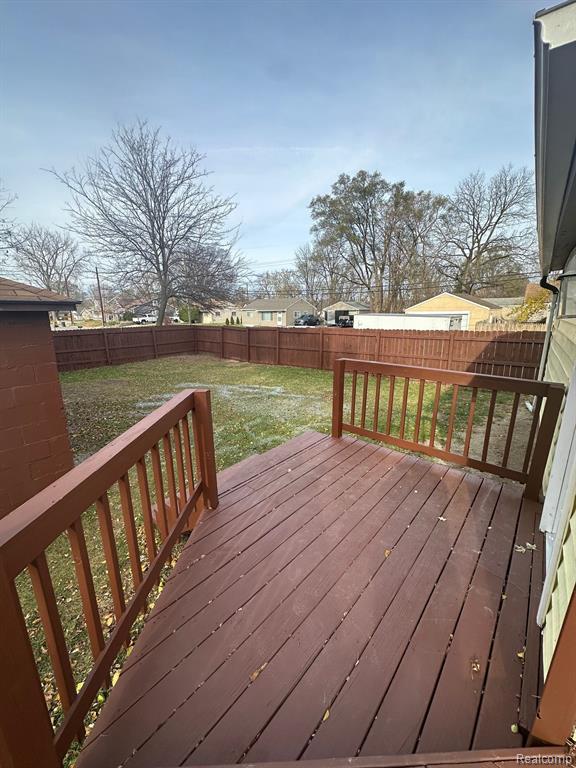 685 Kinney Road Pontiac, MI 48340 - Photo 3 of 33
