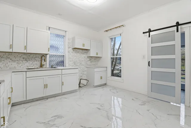 $189,900 | 800 South Macedonia Avenue, Muncie, IN 47302