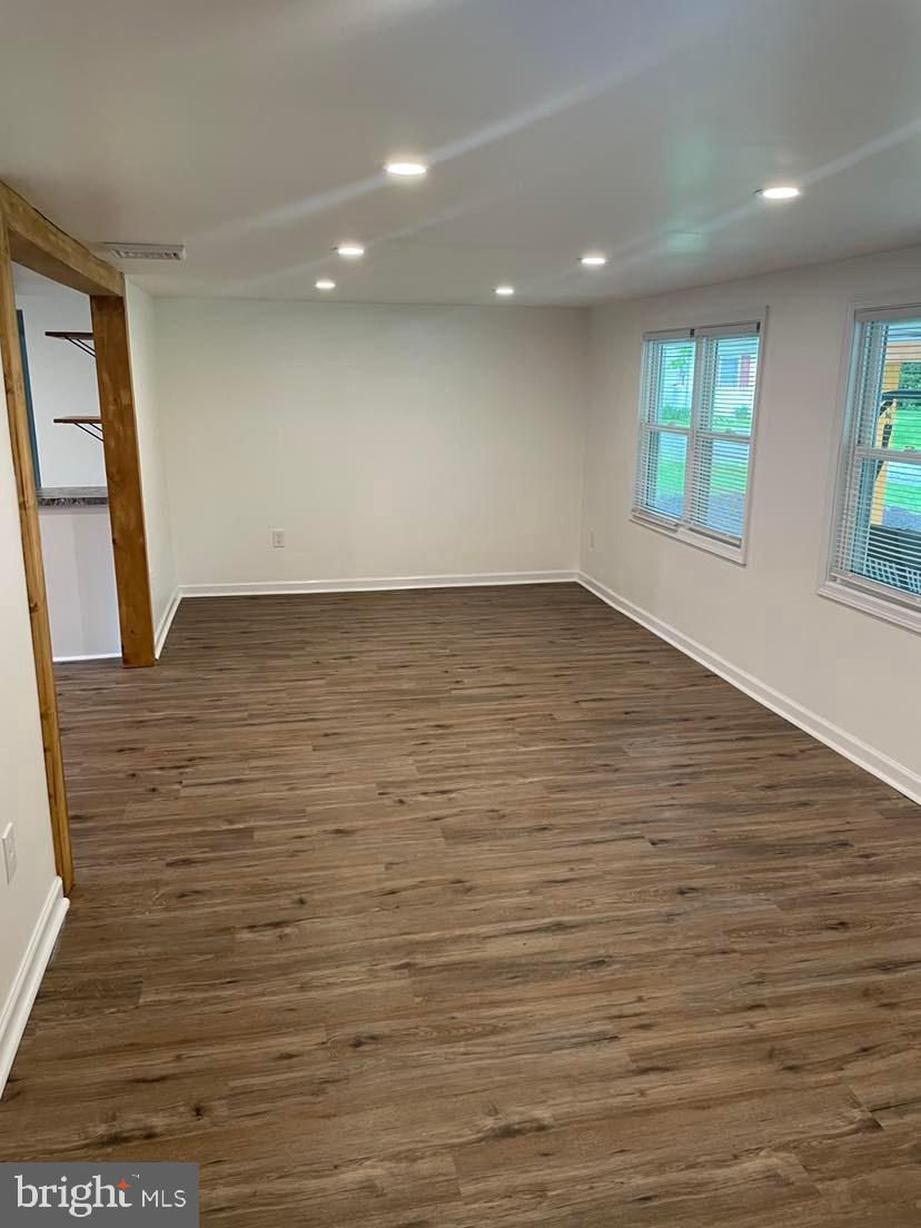 989 Laudermilch Road Palmyra, PA 17078 - Photo 2 of 18 Living Room