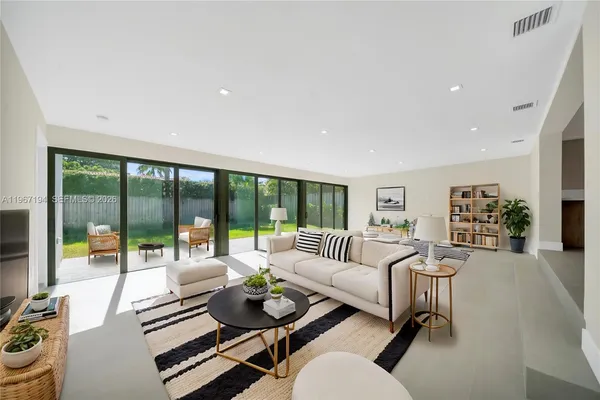 $14,200 | 910 West 47th Court, Miami Beach, FL 33140