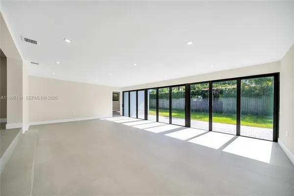 $14,200 | 910 West 47th Court, Miami Beach, FL 33140
