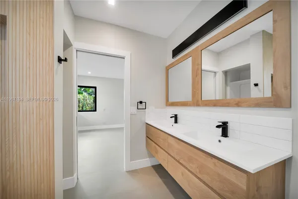 $14,200 | 910 West 47th Court, Miami Beach, FL 33140