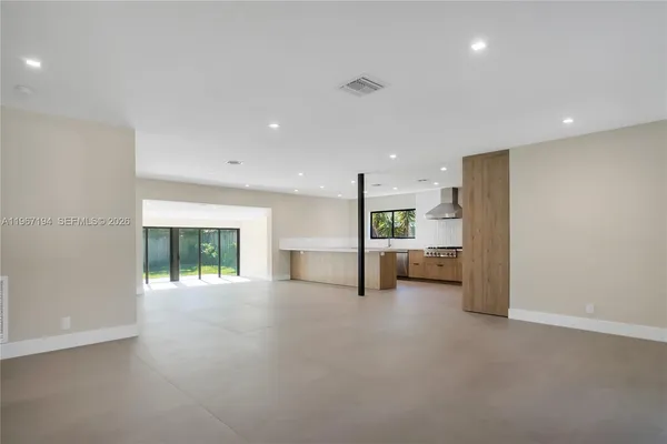 $14,200 | 910 West 47th Court, Miami Beach, FL 33140