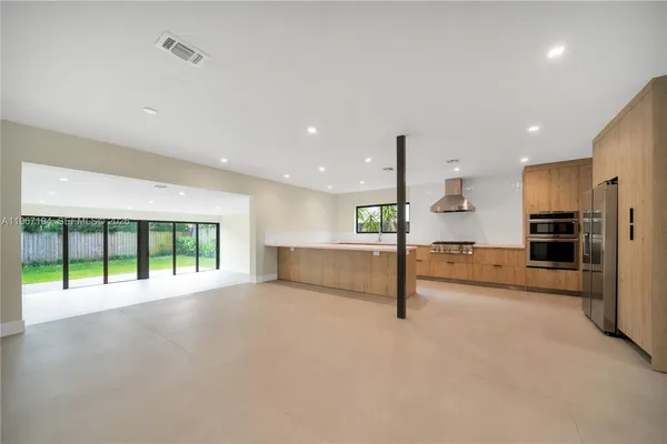 $14,200 | 910 West 47th Court, Miami Beach, FL 33140