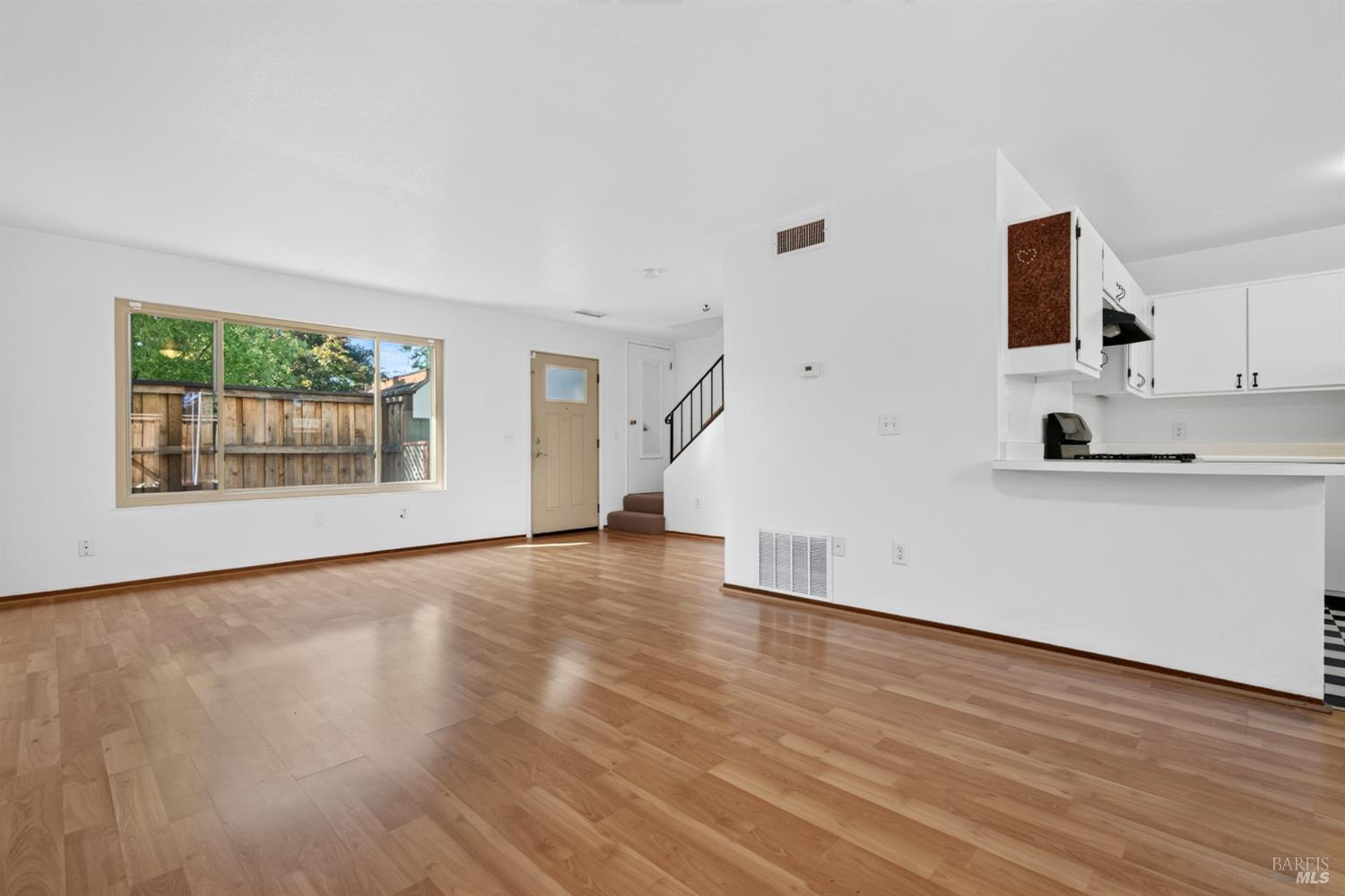 1713 Las Pravadas Court Santa Rosa, CA 95409 - Photo 3 of 32