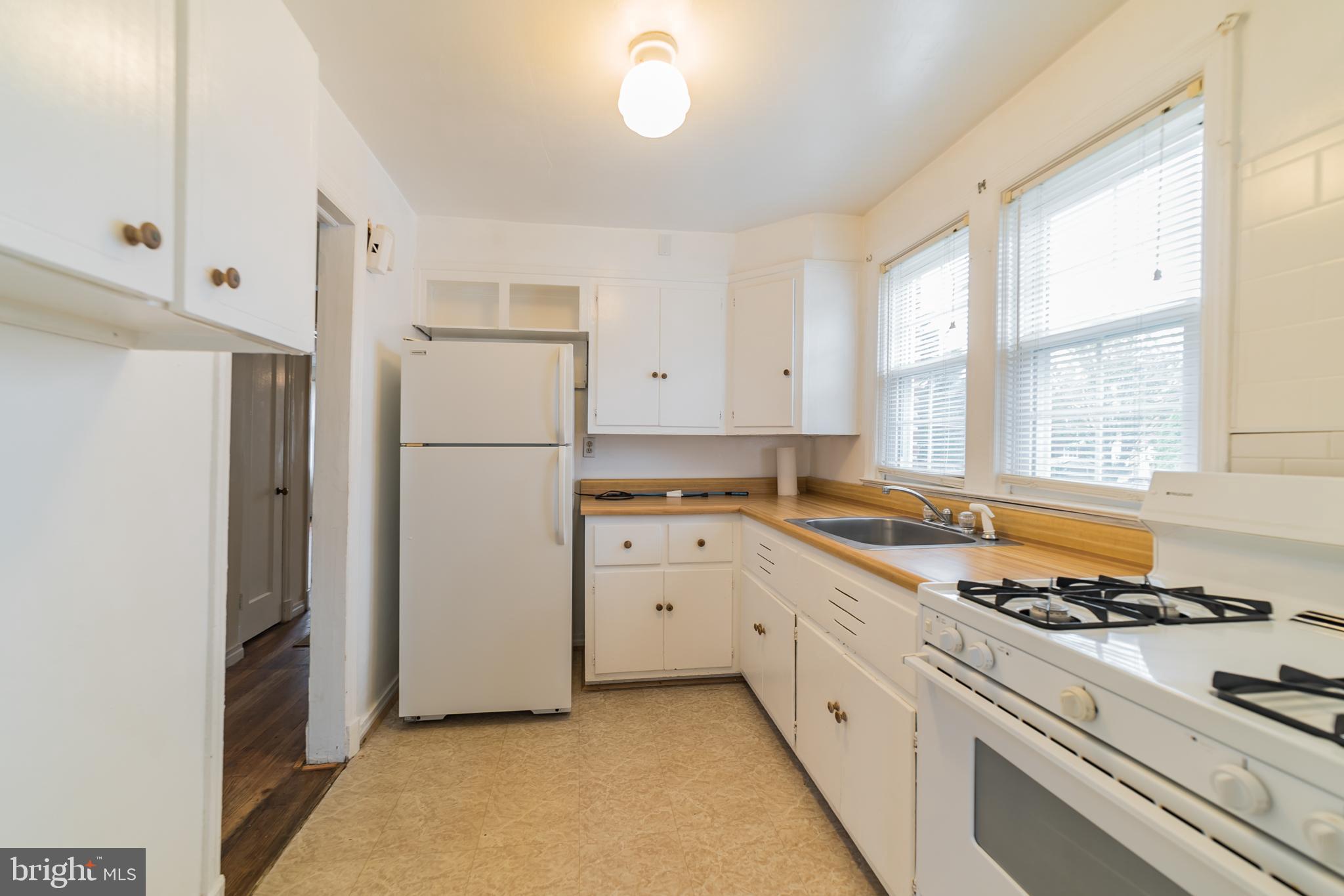 1728 Aberdeen Road Towson, MD 21286 - Photo 8 of 23
