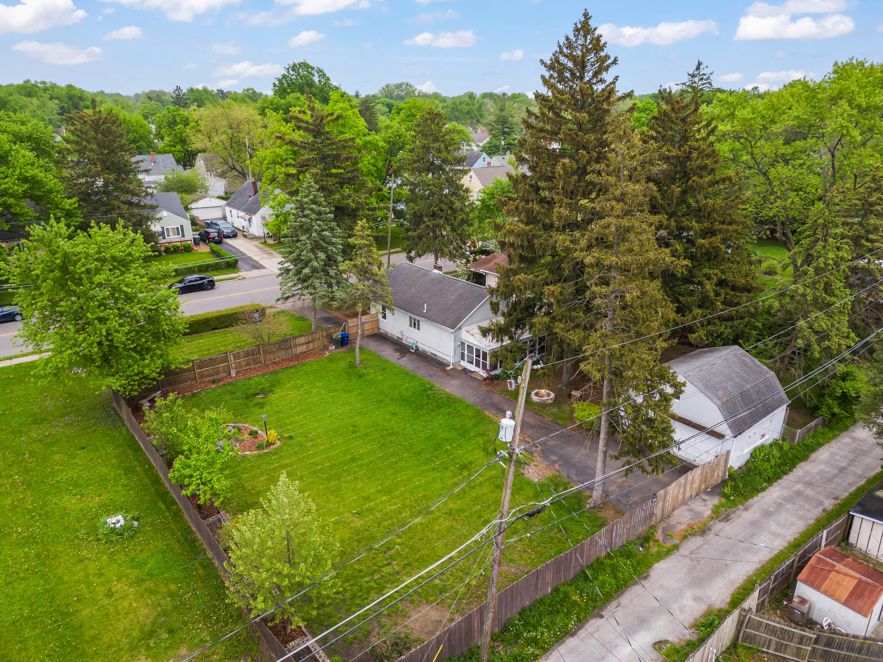 3189 McGuffey Road Columbus, OH 43224 - Photo 2 of 40 DJI_0386
