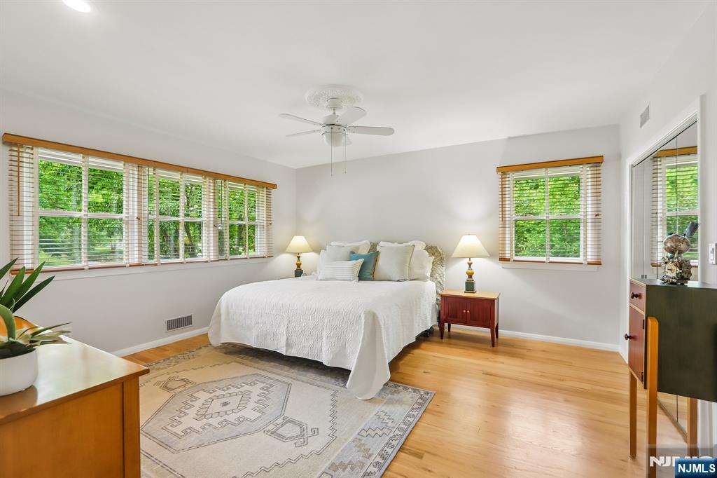 95 Yantacaw Brook Road Montclair, NJ 07043 - Photo 19 of 48