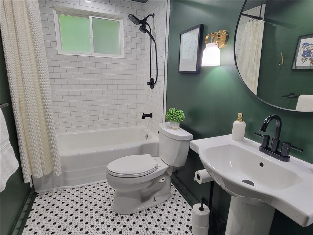 224 Herbst Road Coraopolis, PA 15108 - Photo 16 of 33