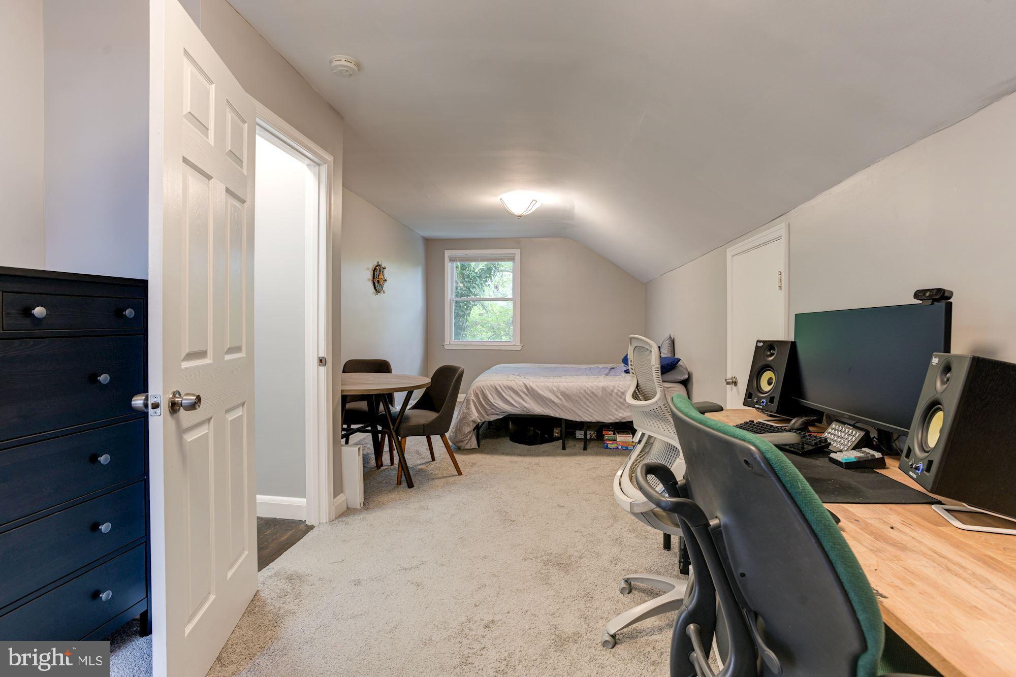 722 Nottingham Road Baltimore, MD 21229 - Photo 16 of 26 Primary Bedroom