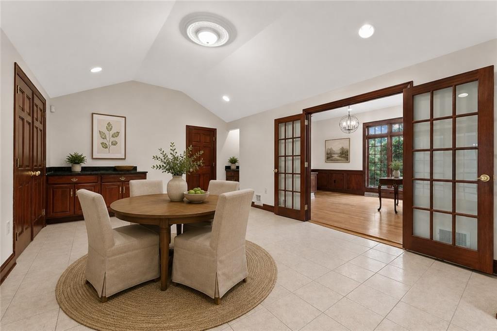 1060 Fox Chapel Road Pittsburgh, PA 15238 - Photo 20 of 50 VIRTUALLY STAGED