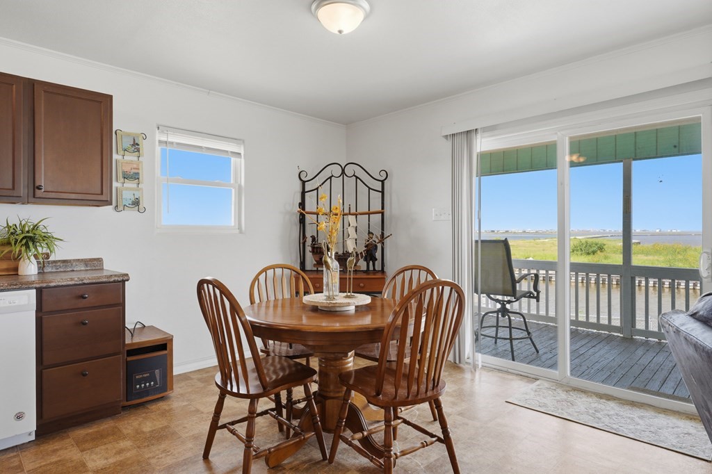 554 Copano Cove Road Rockport, TX 78382 - Photo 25 of 40