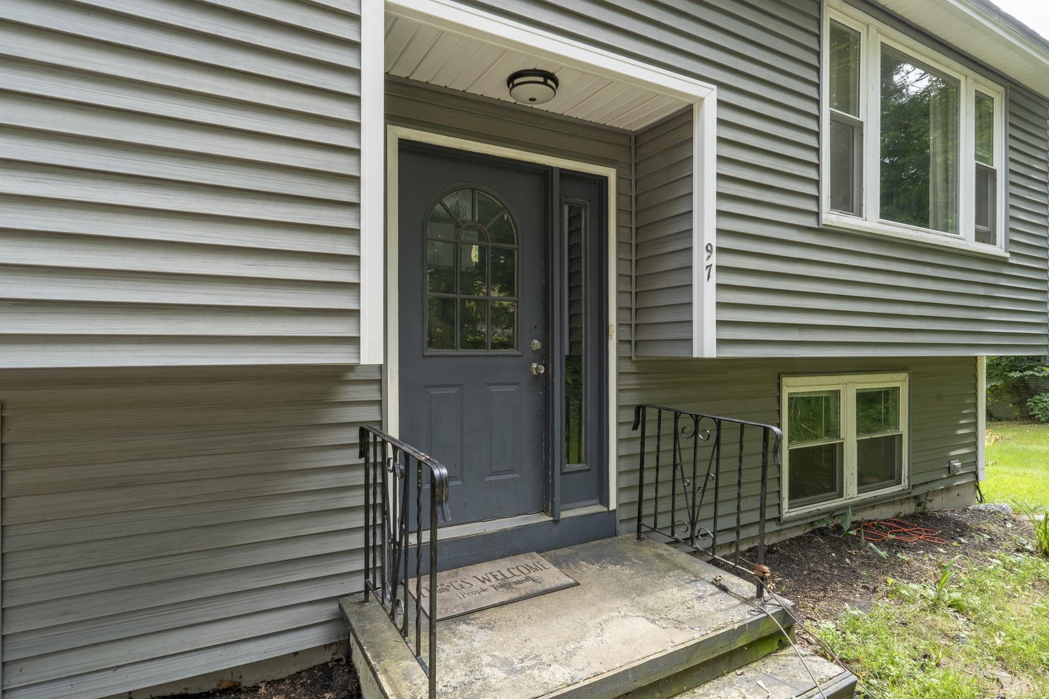 97 Pillsbury Road Londonderry, NH 03053 - Photo 2 of 26 Gallery Image 2