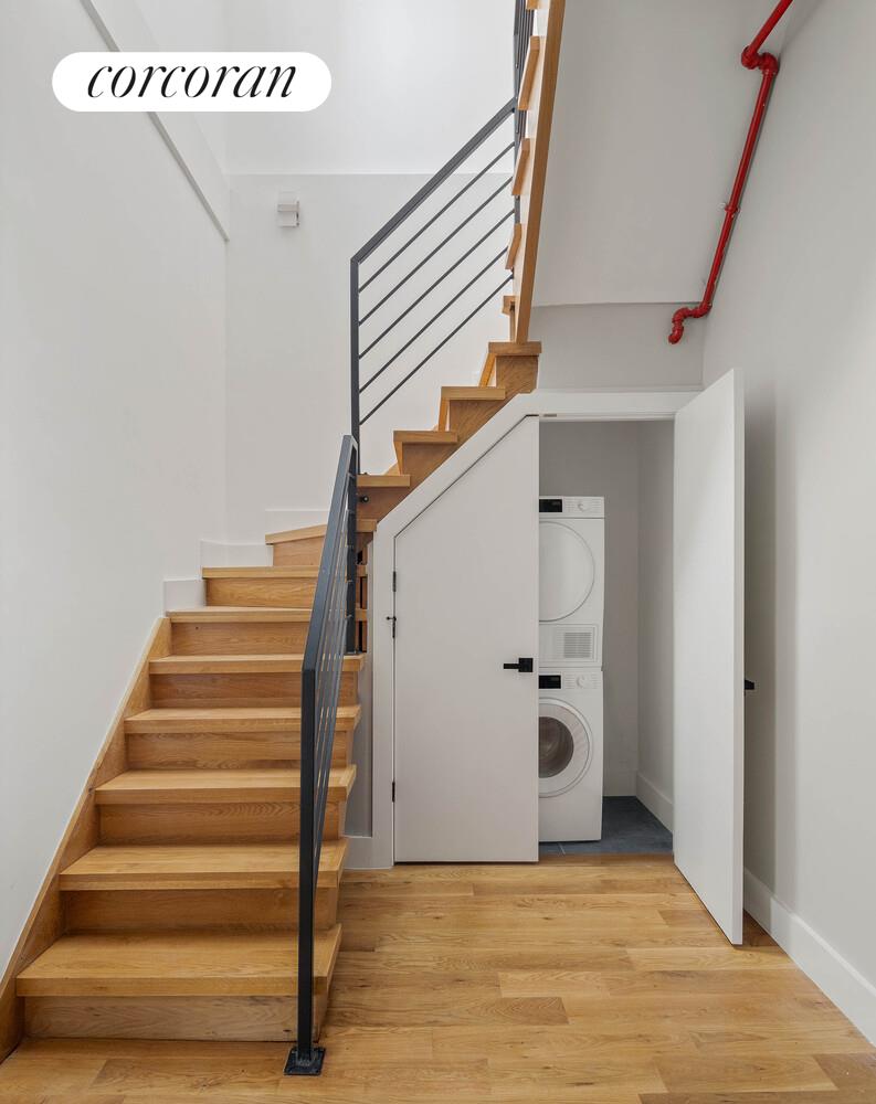 503 Clinton Avenue, Unit 4A Brooklyn, NY 11238 - Photo 5 of 9 a view of entryway