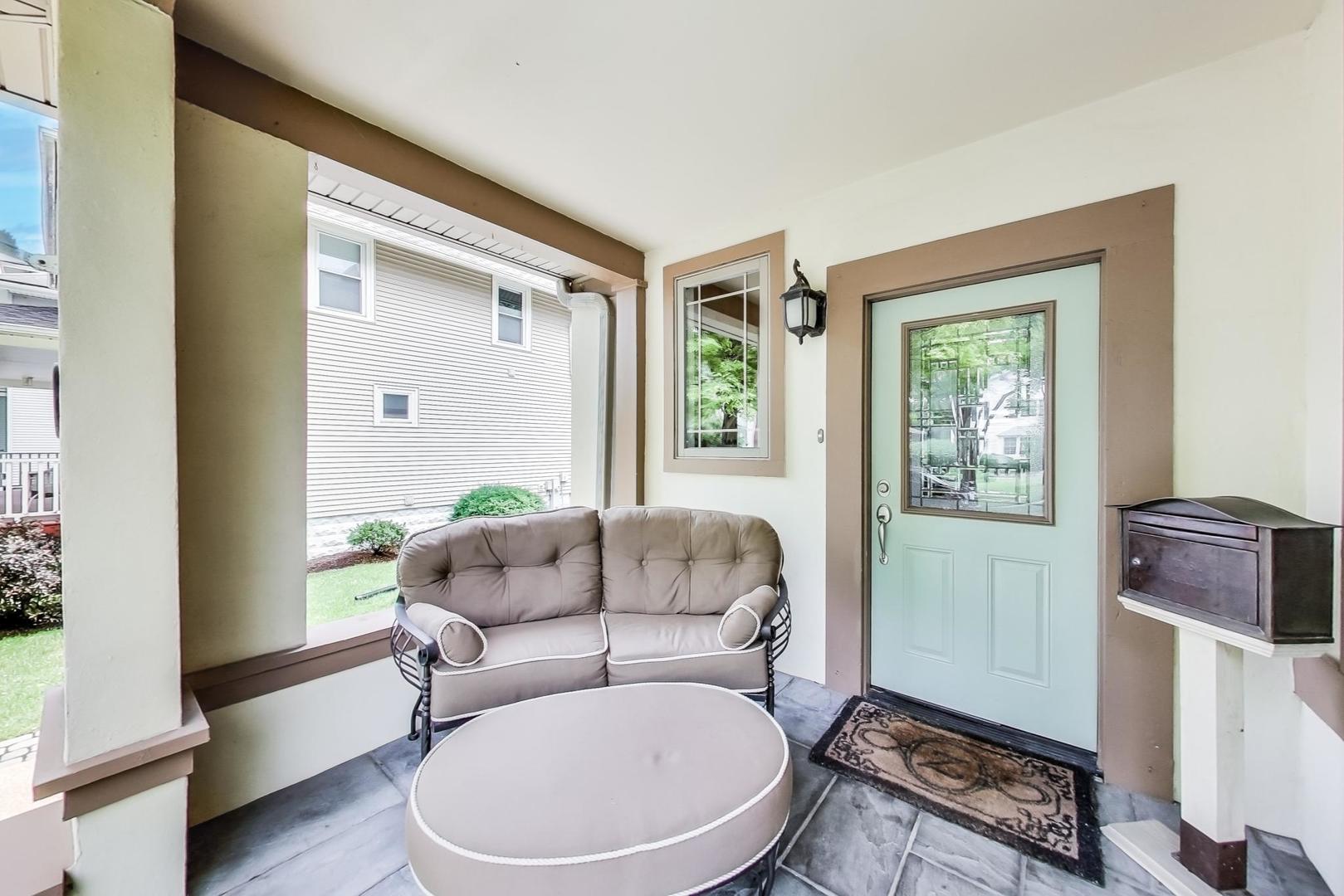 177 Gage Road Riverside, IL 60546 - Photo 4 of 54
