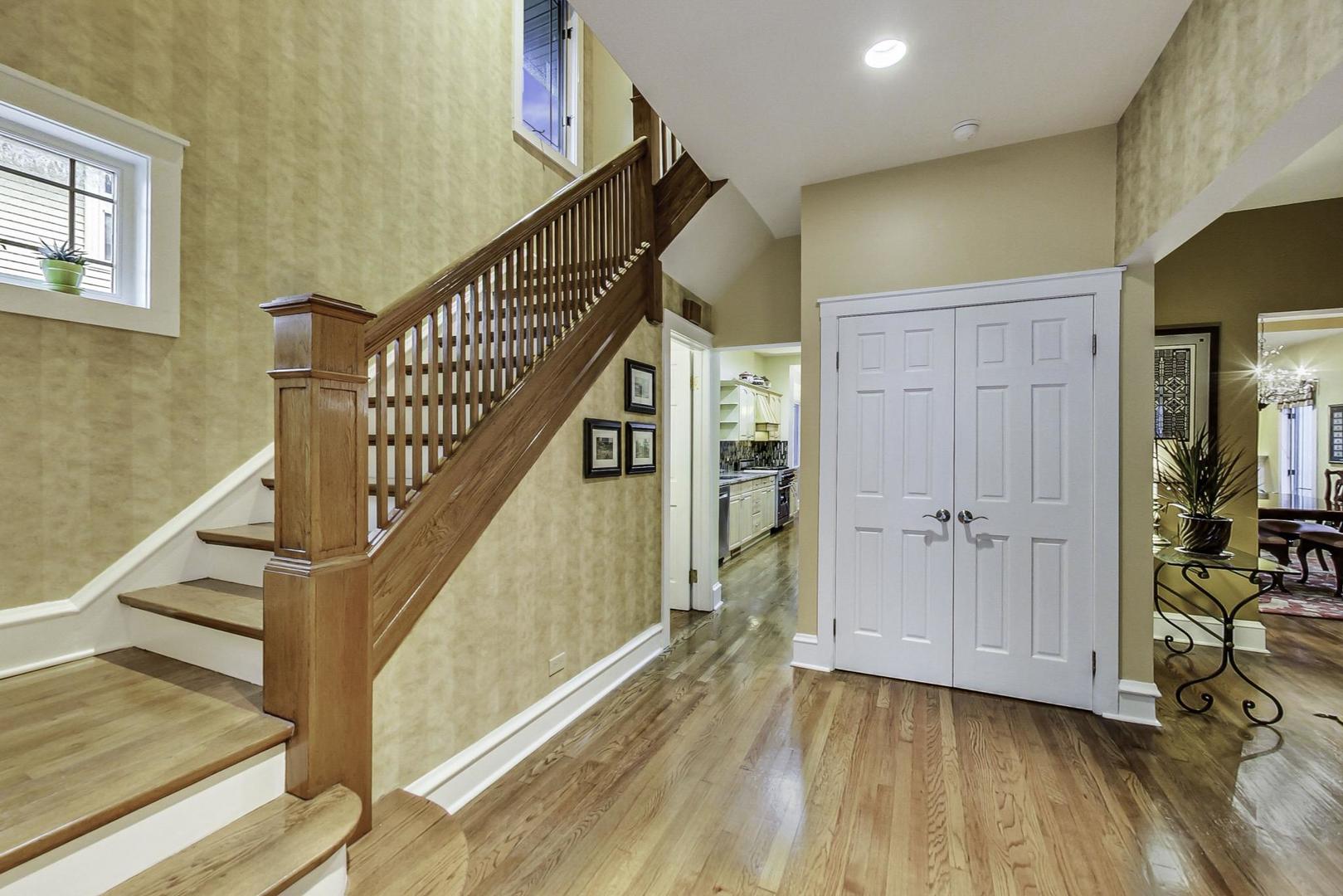 177 Gage Road Riverside, IL 60546 - Photo 5 of 54