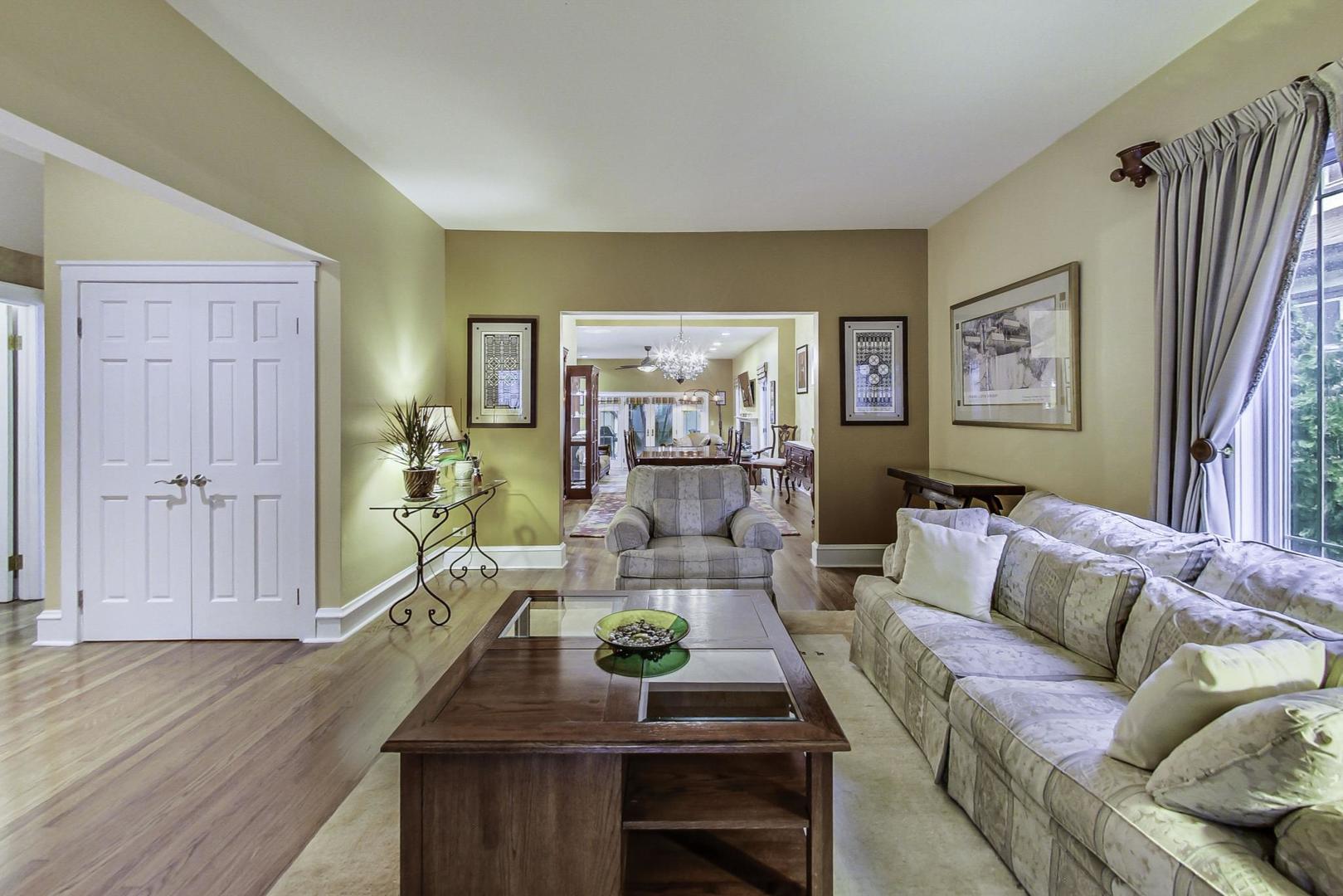 177 Gage Road Riverside, IL 60546 - Photo 8 of 54
