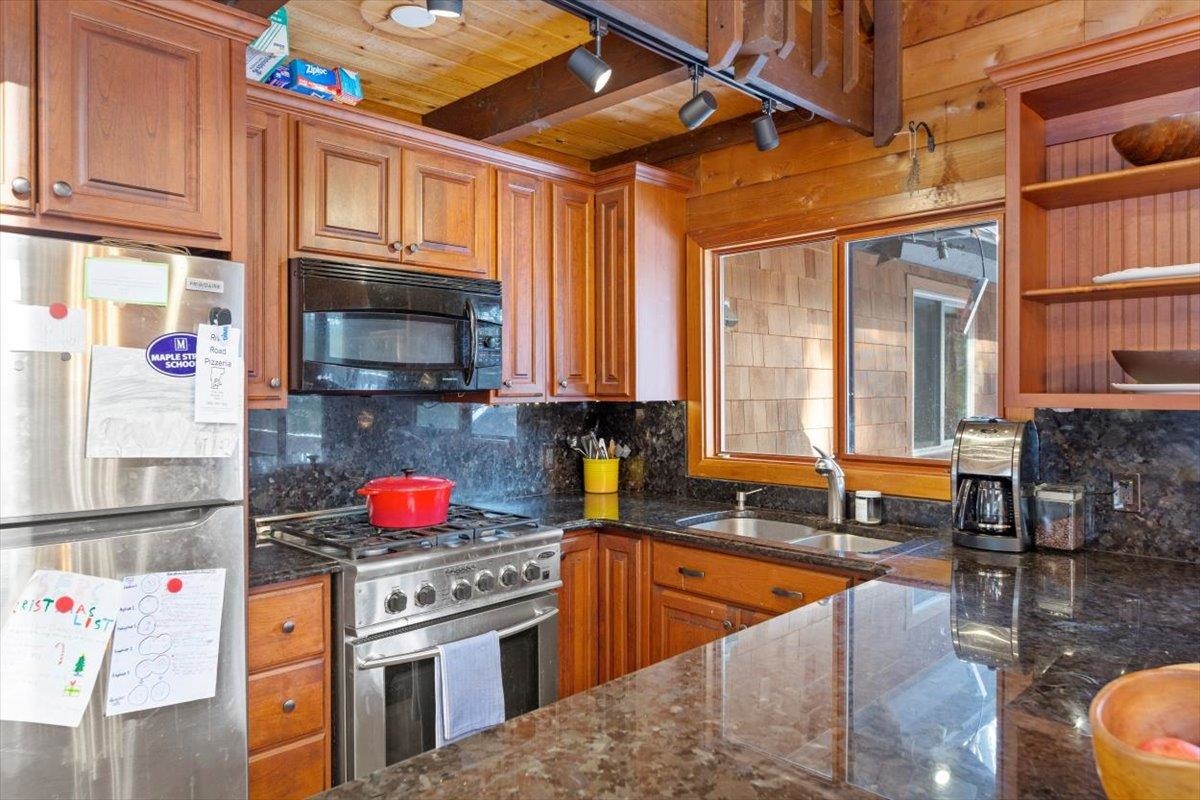 33 Strattonwald Road Winhall, VT 05340 - Photo 7 of 36