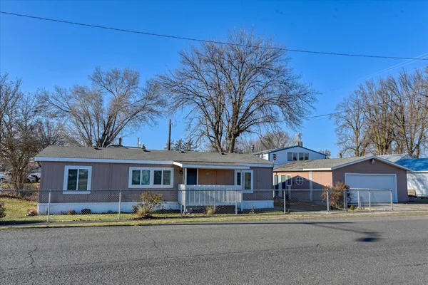 $199,900 | 214 South B Street, Sprague, WA 99032