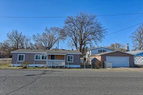 $199,900 | 214 South B Street, Sprague, WA 99032