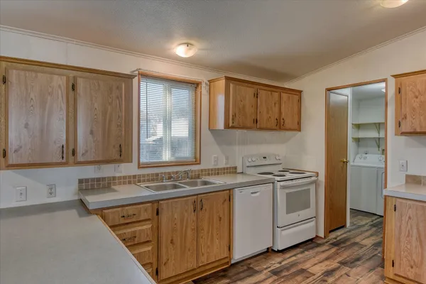 $199,900 | 214 South B Street, Sprague, WA 99032