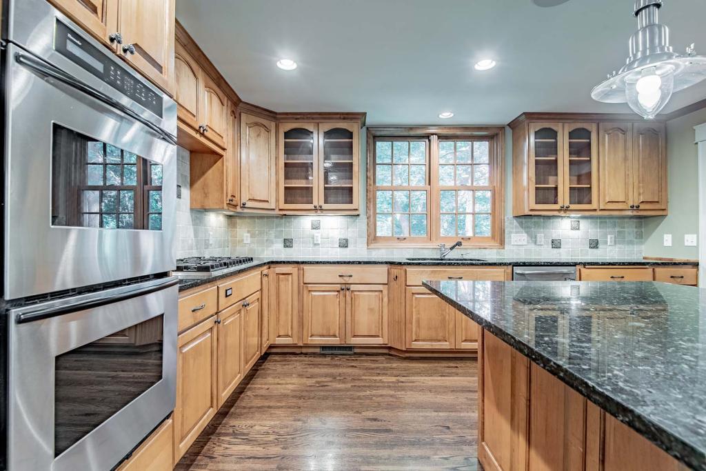 18500 Timber Ridge Drive Minnetonka, MN 55345 - Photo 14 of 65