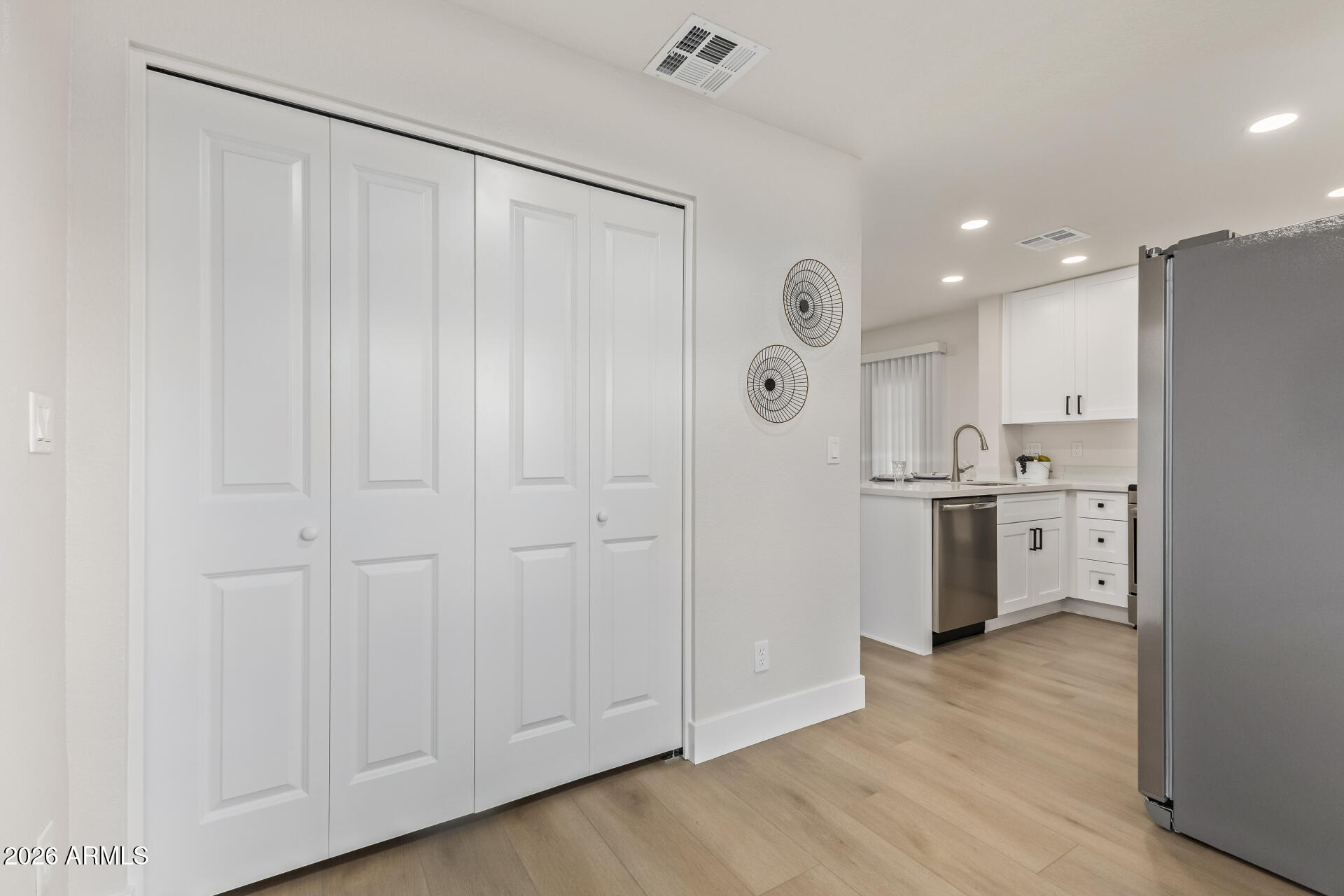 5808 East Brown Road, Unit 90 Mesa, AZ 85205 - Photo 13 of 29 a view of a kitchen with electric appliances