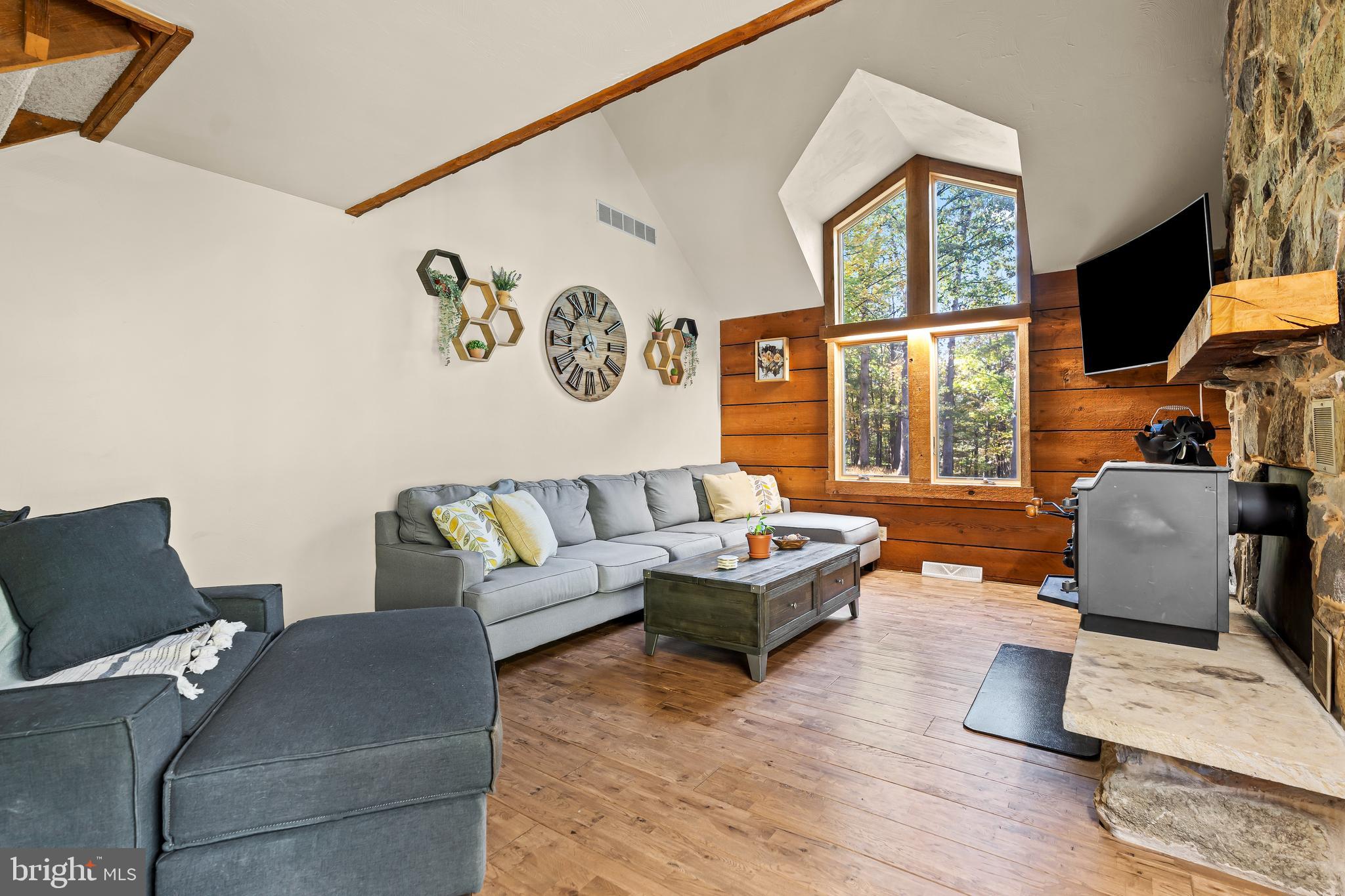 23823 Peaceful Ridge Road Smithsburg, MD 21783 - Photo 5 of 57