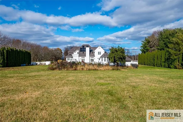 $899,000 | 824 Windsor Perrineville Road, East Windsor, NJ 08520
